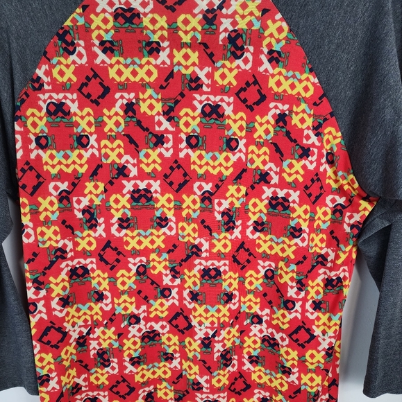 LuLaRoe Randy Small Blouse. New With Tags. 3/4 Sleeves Baseeball tee style - Picture 5 of 7